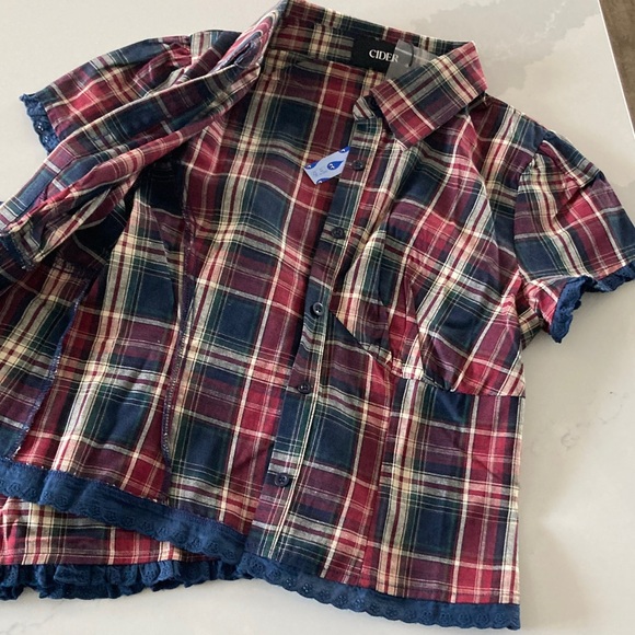 Plaid Button-Up Crop Top - Picture 9 of 9